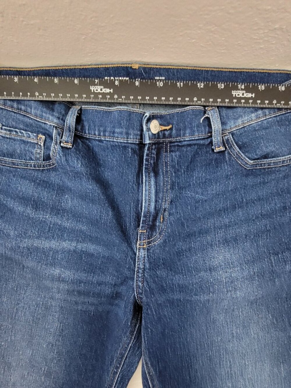 Old Navy Jeans Womens 14 x 31 Blue Medium Wash Stretch WOW Boyfriend Mid Rise - Picture 7 of 12